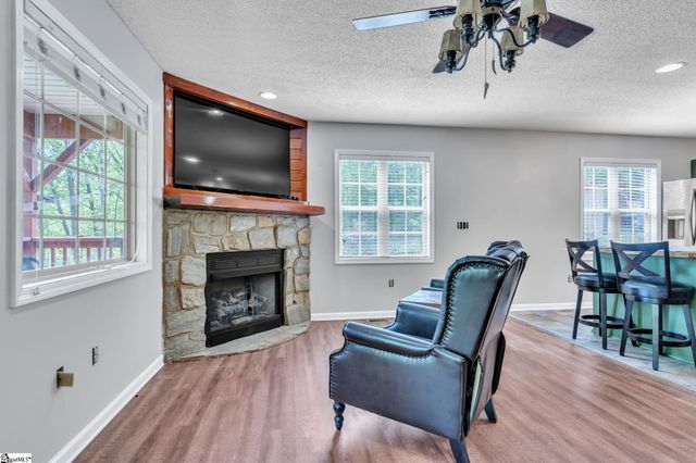 189 Caledonia Road, Landrum, SC 29356