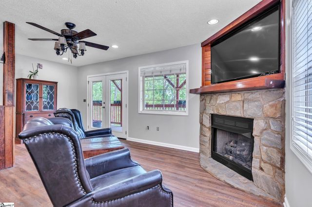 189 Caledonia Road, Landrum, SC 29356