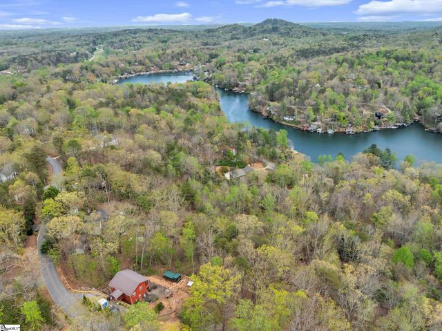 189 Caledonia Road, Landrum, SC 29356