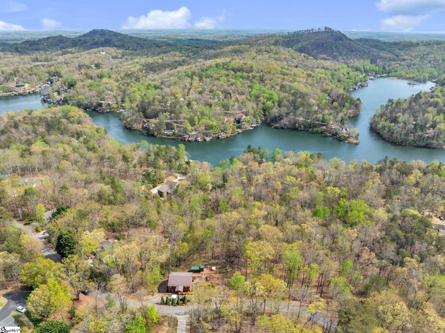 189 Caledonia Road, Landrum, SC 29356