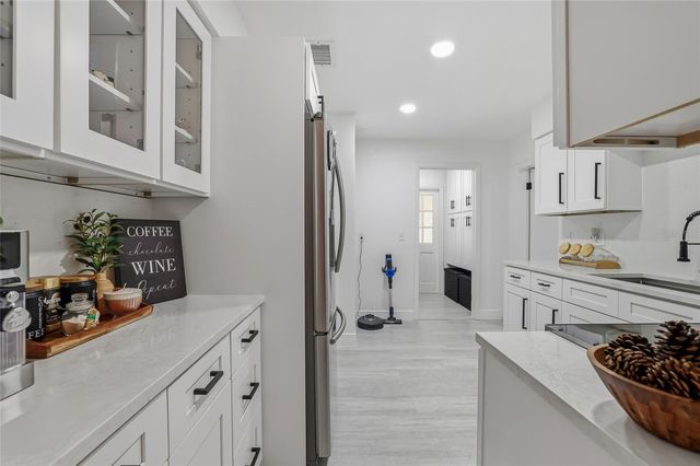 9402 N NEWPORT AVENUE, Tampa, FL 33612