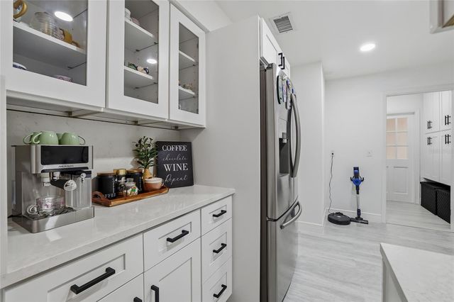 9402 N NEWPORT AVENUE, Tampa, FL 33612