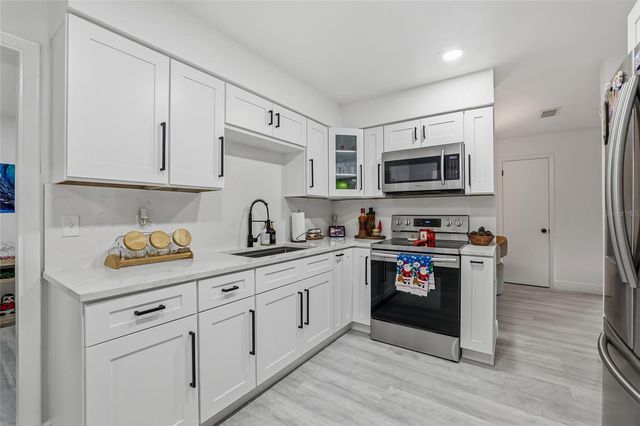 9402 N NEWPORT AVENUE, Tampa, FL 33612