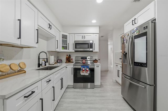 9402 N NEWPORT AVENUE, Tampa, FL 33612