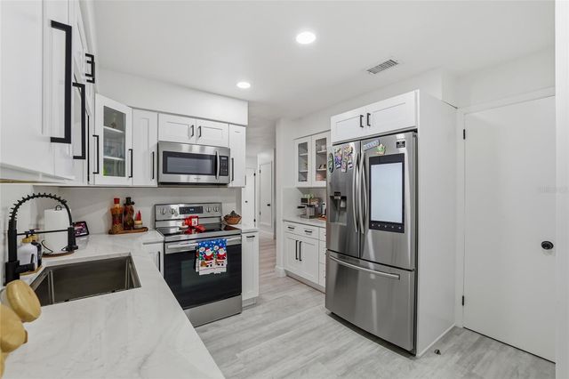 9402 N NEWPORT AVENUE, Tampa, FL 33612