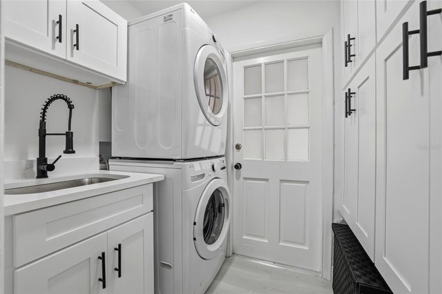 9402 N NEWPORT AVENUE, Tampa, FL 33612