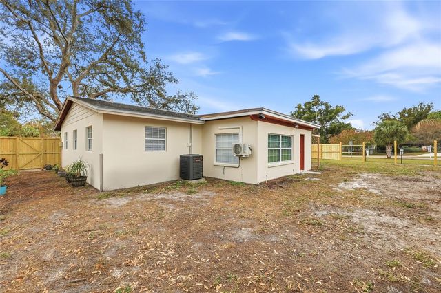 9402 N NEWPORT AVENUE, Tampa, FL 33612