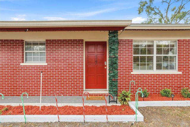 9402 N NEWPORT AVENUE, Tampa, FL 33612