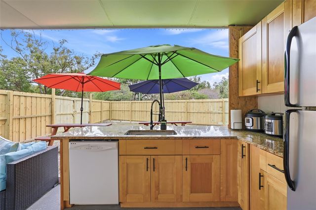 9402 N NEWPORT AVENUE, Tampa, FL 33612