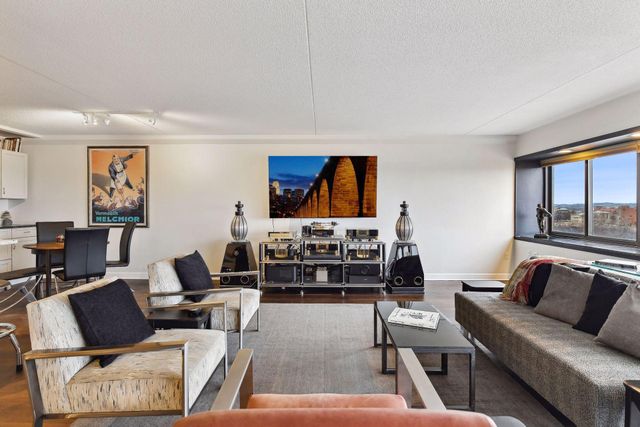 1920 S 1st Street 906, Minneapolis, MN 55454