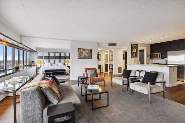 1920 S 1st Street 906, Minneapolis, MN 55454