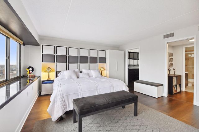 1920 S 1st Street 906, Minneapolis, MN 55454