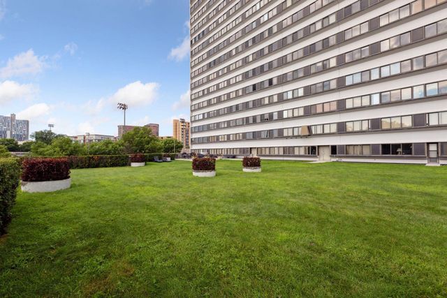 1920 S 1st Street 906, Minneapolis, MN 55454
