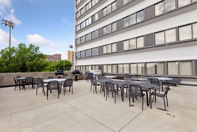 1920 S 1st Street 906, Minneapolis, MN 55454