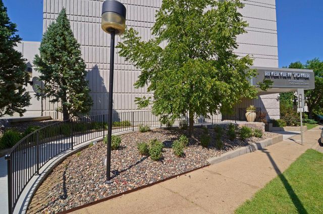 1920 S 1st Street 906, Minneapolis, MN 55454