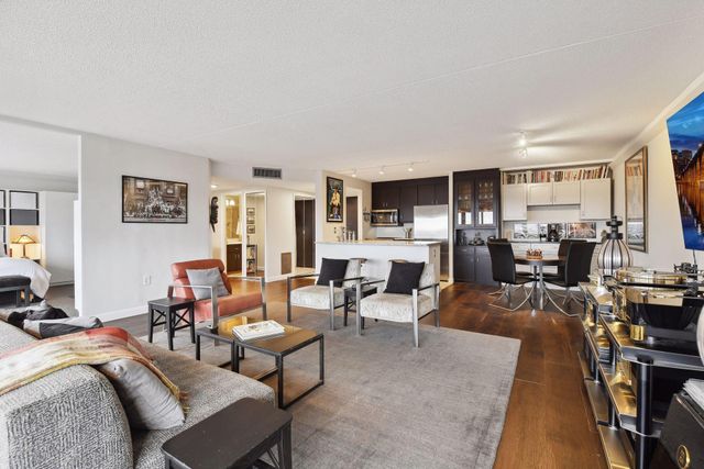 1920 S 1st Street 906, Minneapolis, MN 55454