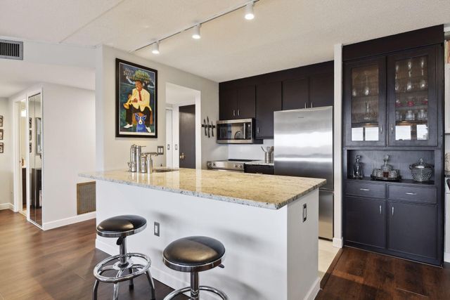 1920 S 1st Street 906, Minneapolis, MN 55454