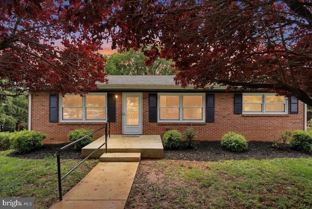 494 HAMILTON CIR, Front Royal, VA 22630