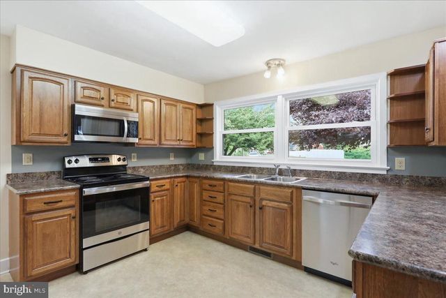 494 HAMILTON CIR, Front Royal, VA 22630