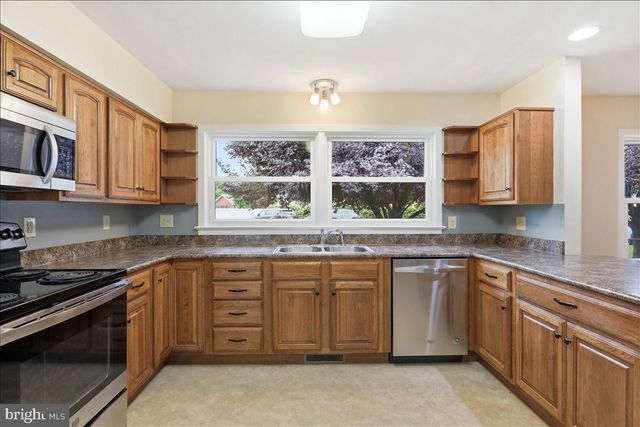 494 HAMILTON CIR, Front Royal, VA 22630