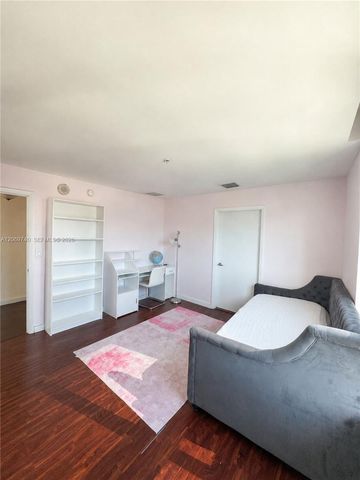 1900 N Bayshore Drive 1618, Miami, FL 33132