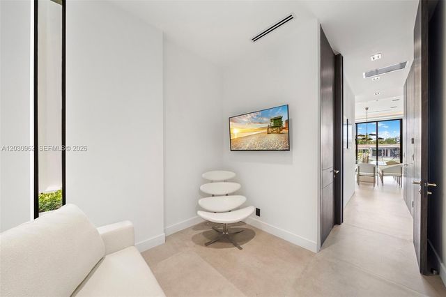 2380 NE 196th Street, Miami, FL 33180