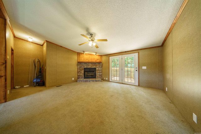 1046 Grange Rd, Cave City, AR 72521