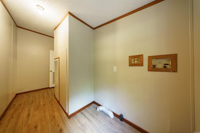 1046 Grange Rd, Cave City, AR 72521