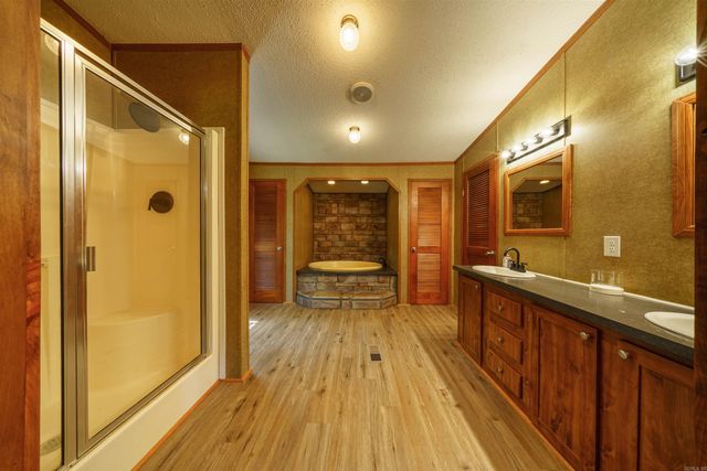 1046 Grange Rd, Cave City, AR 72521