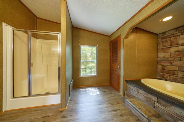 1046 Grange Rd, Cave City, AR 72521