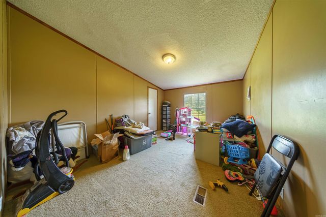 1046 Grange Rd, Cave City, AR 72521