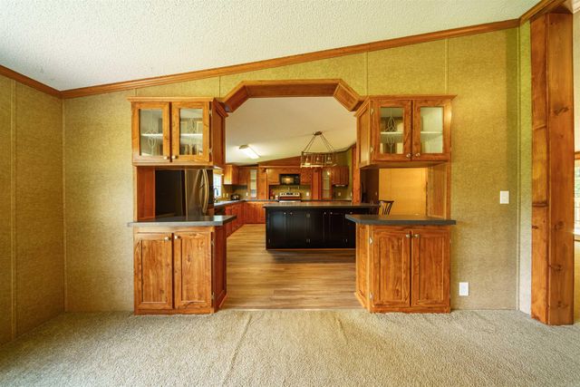 1046 Grange Rd, Cave City, AR 72521