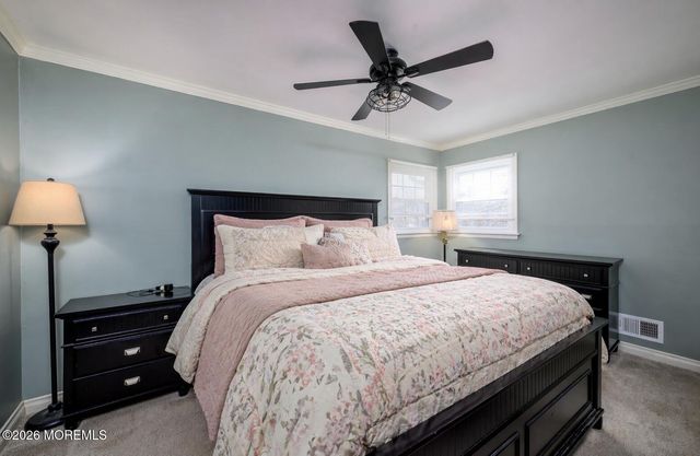 8 Holiday Road, Manalapan, NJ 07726