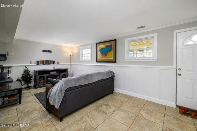 8 Holiday Road, Manalapan, NJ 07726