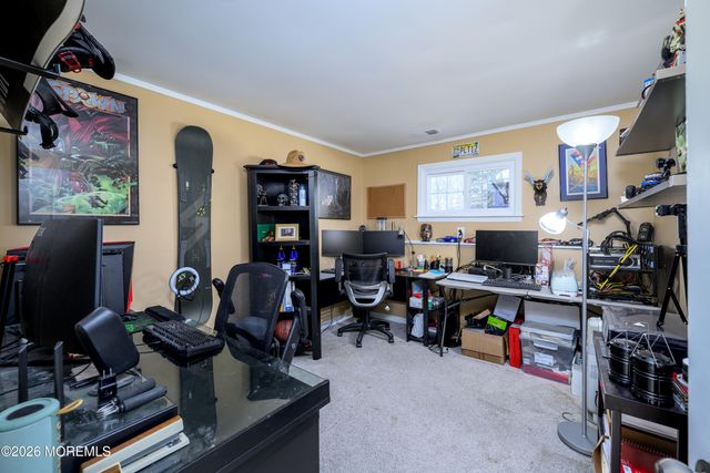 8 Holiday Road, Manalapan, NJ 07726