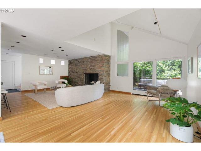 710 Nw WINCHESTER Ter, Portland, OR 97210