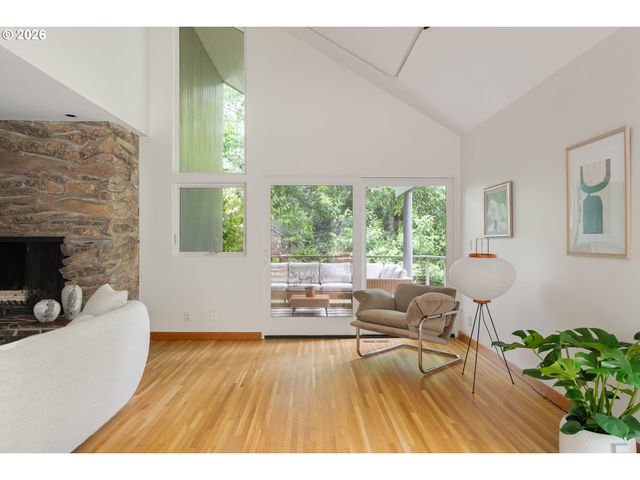 710 Nw WINCHESTER Ter, Portland, OR 97210