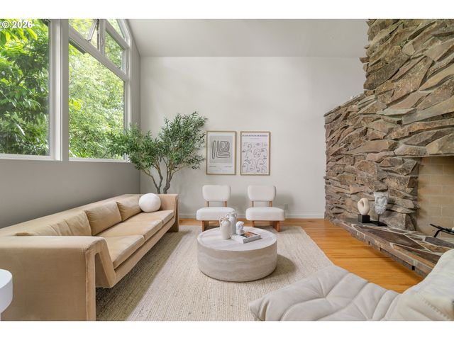 710 Nw WINCHESTER Ter, Portland, OR 97210