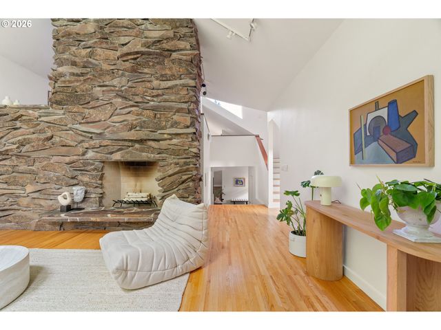 710 Nw WINCHESTER Ter, Portland, OR 97210