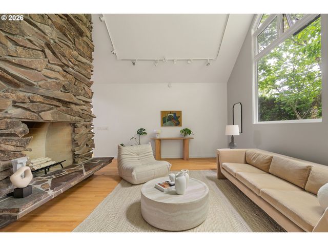 710 Nw WINCHESTER Ter, Portland, OR 97210