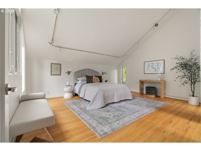710 Nw WINCHESTER Ter, Portland, OR 97210