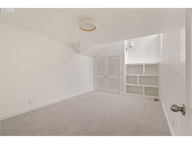 710 Nw WINCHESTER Ter, Portland, OR 97210