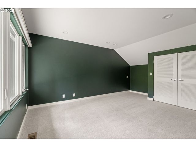 710 Nw WINCHESTER Ter, Portland, OR 97210
