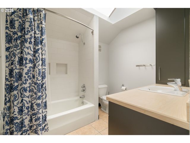 710 Nw WINCHESTER Ter, Portland, OR 97210