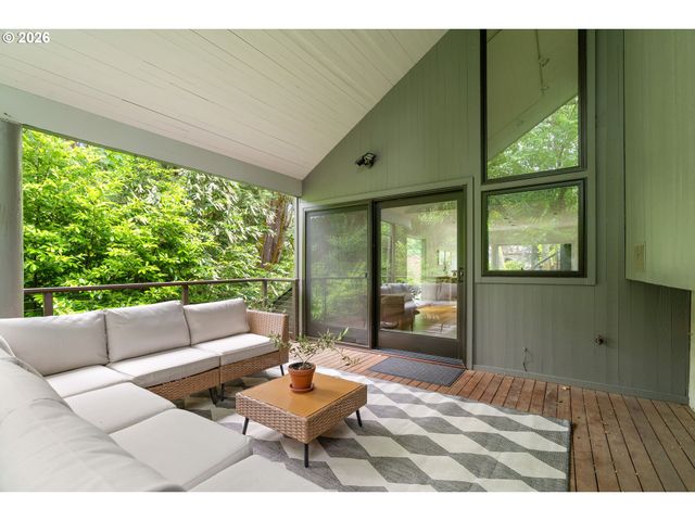 710 Nw WINCHESTER Ter, Portland, OR 97210