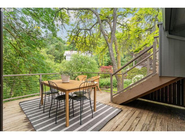 710 Nw WINCHESTER Ter, Portland, OR 97210