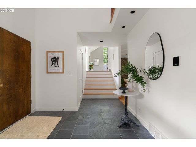 710 Nw WINCHESTER Ter, Portland, OR 97210