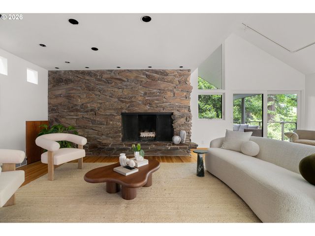 710 Nw WINCHESTER Ter, Portland, OR 97210