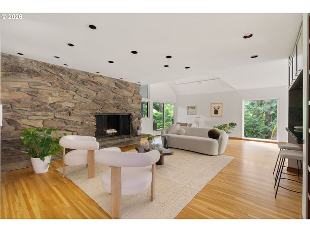 710 Nw WINCHESTER Ter, Portland, OR 97210