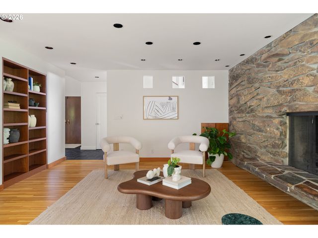 710 Nw WINCHESTER Ter, Portland, OR 97210